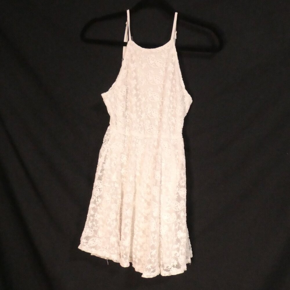 POL | medium | White Lined Floral Lace Adjustable Spaghetti Strap Dress